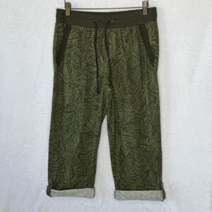 Emily Daniel’s Women's Size Small Dark Olive Green Palm Print Capri Pants